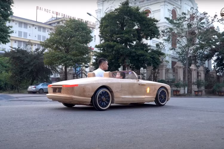 “ND Woodworking Art” là kênh Youtube của chàng thợ mộc tài ba người Việt, với hàng loạt những video kỳ công trạm khắc các mẫu xe đình đám như Ferrari 250 GTO, Lamborghini Sian, BMW 328 Hommage.