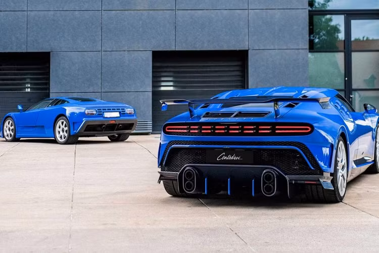 Bugatti Centodieci chính là khối động cơ xăng W16, dung tích 8.0 lít, đi kèm 4 bộ tăng áp tạo ra công suất tối đa 1.600 mã lực tại tua máy 7.000 vòng/phút.