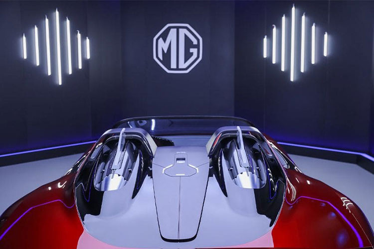 Bên cạnh đó, hiệu suất vận hành từng được công bố với phạm vi hoạt động tối đa 800 km cùng khả năng tăng tốc 0 - 100 km/h trong vòng dưới 3 giây cũng là điều không khả thi đối với phiên bản sản xuất khi Cyberster là một chiếc roadster có giá cả phải chăng và dễ tiếp cận.