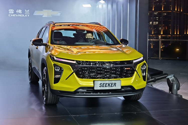 Vào hôm 28/7/2022 vừa qua, hãng Chevrolet đã chính thức giới thiệu mẫu xe mới Seeker ở thị trường Trung Quốc. Được định vị trong phân khúc SUV cỡ C, Chevrolet Seeker 2023 mới sẽ là đối thủ mới dành cho Honda CR-V và Hyundai Tucson.