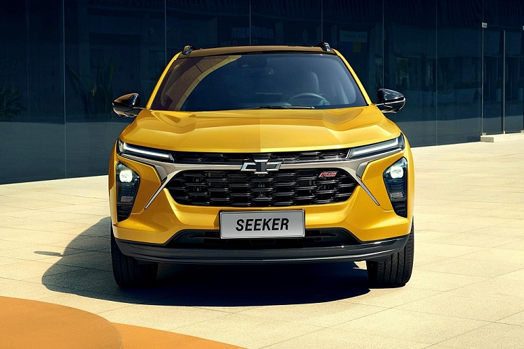 Đúng như những hình ảnh trong tài liệu đăng ký bảo hộ kiểu dáng công nghiệp, mẫu xe SUV Chevrolet Seeker 2023 sở hữu phong cách thiết kế khá trẻ trung và thời trang.