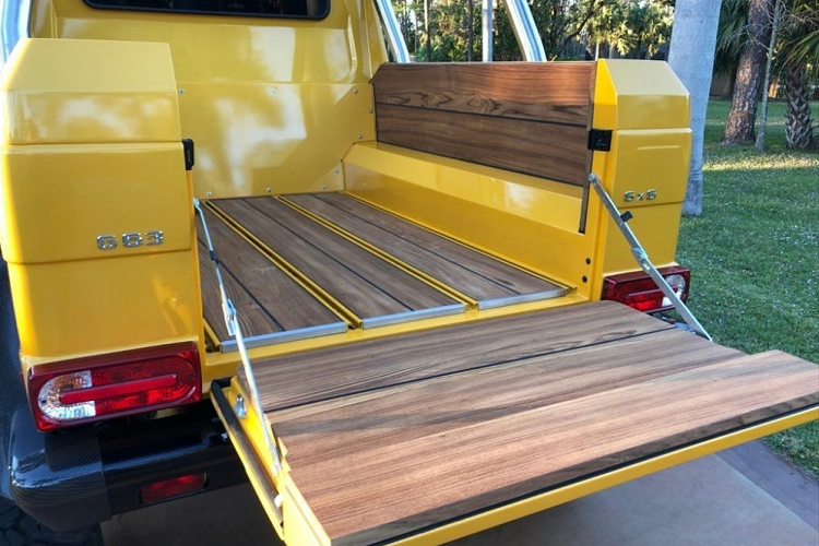 Mercedes-Benz G63 AMG 6x6 sử dụng khối động cơ xăng V8, dung tích 5,5 lít, sản sinh công suất tối đa 544 mã lực và mô-men xoắn cực đại 760 Nm. Sức mạnh được truyền tới bánh thông qua hộp số tự động 7 cấp.