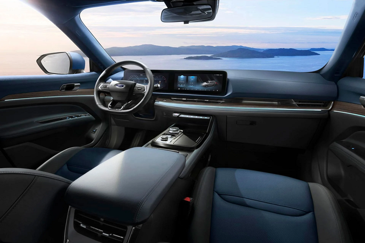 Tại Việt Nam, Ford Territory 2022 hứa hẹn sẽ có nhiều trang bị an toàn và hỗ trợ lái với nhiều tính năng như cảnh báo chệch làn đường, cảnh báo điểm mù, cảnh báo phương tiện cắt ngang khi lùi, cảnh báo va chạm. Hệ thống kiểm soát hành trình thích ứng (ACC), phanh khẩn cấp, hỗ trợ giữ làn đường LKA…