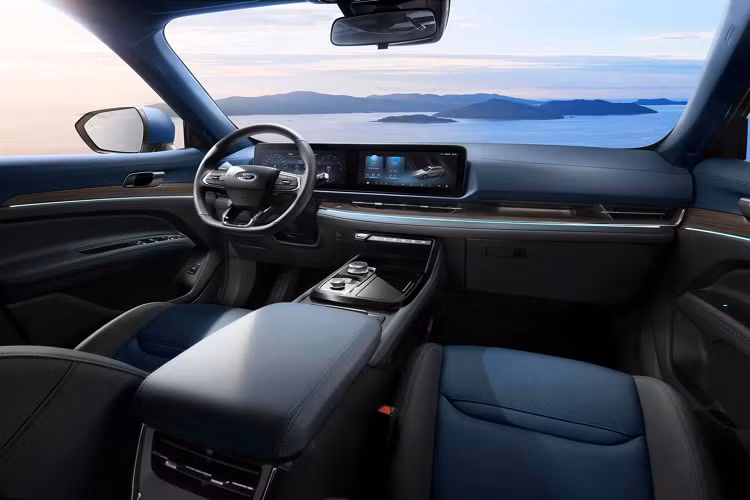 Tại Việt Nam, Ford Territory 2022 hứa hẹn sẽ có nhiều trang bị an toàn và hỗ trợ lái với nhiều tính năng như cảnh báo chệch làn đường, cảnh báo điểm mù, cảnh báo phương tiện cắt ngang khi lùi, cảnh báo va chạm. Hệ thống kiểm soát hành trình thích ứng (ACC), phanh khẩn cấp, hỗ trợ giữ làn đường LKA…