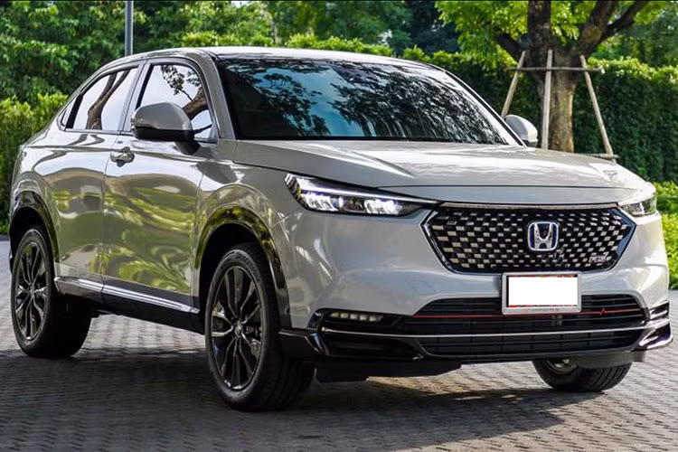 Theo truyền thông địa phương, Honda HR-V 2022 có hai tuỳ chọn động cơ 1.5 lít. Cụ thể, động cơ 1.5 lít nạp khí tự nhiên mượn từ City.