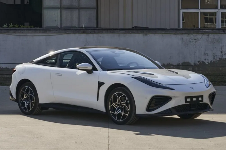 Quãng đường di chuyển sau khi sạc pin của Neta E có thể dao động từ 560 - 580 km theo chu trình thử nghiệm CLTC của Trung Quốc. Mức giá xe Neta E 2023 chưa công bố, xe sẽ chính thức trình làng tại thị trường Trung Quốc vào mùa xuân năm sau. Trong tương lai, mẫu ôtô điện này có thể cũng ra mắt thị trường Đông Nam Á.