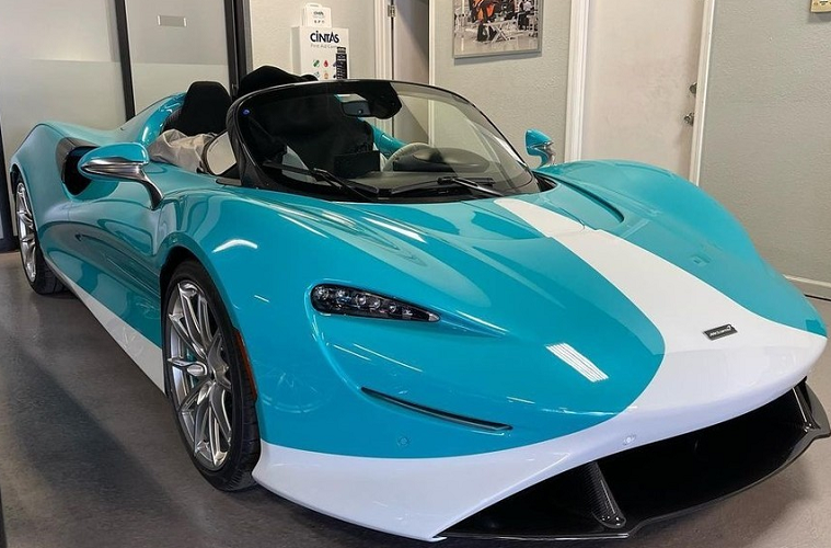 Từ đó đến nay, Minh Nhựa rất chăm thả thính về chiếc xe McLaren Elva này qua nhiều bài đăng úp mở, khi thì tiết lộ xe thứ 3 quan trọng trong cuộc đời của mình sau Lamborghini Murcielago LP670-4 SV, và Pagani Huayra lúc thì chia sẻ túi đựng đầy tiền đô la USD và tối qua, đại gia này sợ cư dân mạng quên về chiếc Elva nên tiếp tục chia sẻ 1 video ngắn khiến không ít người tin rằng Minh Nhựa đã mua McLaren Elva.