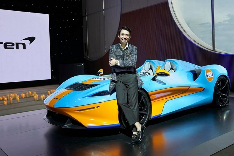 Thông tin Minh Nhựa có ý định mua siêu phẩm McLaren Elva trăm tỷ đã xuất hiện trên mạng xã hội vào đầu năm nay, thậm chí là vào cuối năm ngoái, chủ nhân Pagani Huayra độc nhất Việt Nam còn có màn gặp mặt riêng với xe McLaren Elva "mô hình" trong 1 sự kiện ở Sài thành.