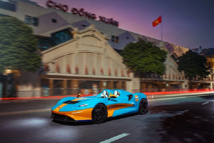 Dù vậy với tính cách ngắm xe nhiều hơn chạy như Minh Nhựa, việc mang siêu phẩm McLaren Elva về đỗ cạnh với Pagani Huayra cũng là điều giúp tên tuổi tay chơi này trong làng xe ở Việt Nam trở nên vững chắc khi ngày càng có nhiều đại gia rất chịu chi cho siêu xe cao cấp.