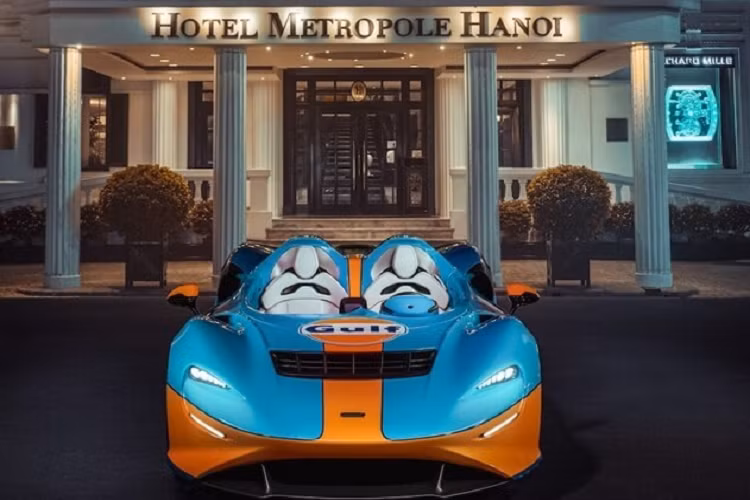 Cũng có không ít tên gọi vui dành cho siêu xe triệu đô McLaren Elva từ khi ra mắt như xe không dành cho các bác thích đội tóc giả hay xe mang đến trải nghiệm hít bụi và không thể che nắng che mưa cho chủ nhân dù giá bán đắt hơn 100 lần xe Toyota Vios có đầy đủ 1 tính năng mà người dùng thích trên xe 4 bánh và tất nhiên là "lọc bụi" xịn hơn siêu xe Anh quốc.