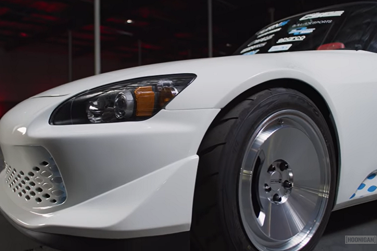 Kiểu dáng của chiếc Honda S2000 động cơ Tesla này là một công đoạn chuyển đổi đáng chú ý khác.