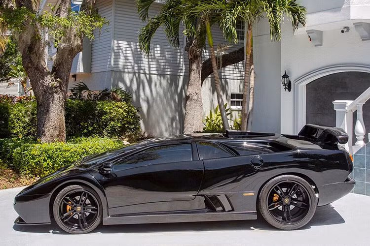 Theo lịch sử, đa số chiếc Lamborghini Diablo GT hàng nhái đều có chất lượng khá tệ và lộ rõ bản chất “sao chép” của chúng, nhưng chiếc Diablo GT này đang làm mờ ranh giới giữa thật và giả.