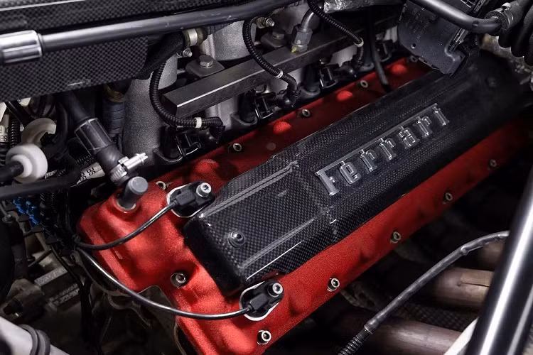 Theo kế hoạch, công ty đấu giá RM Sotheby's sẽ tìm chủ nhân mới cho chiếc Ferrari Enzo màu đen nhám có một không hai này vào tháng sau. Trước khi lên đường tìm chủ nhân mới, chiếc Enzo đã được phục chế bởi Carrozzeria Zanasi - xưởng sơn chính hãng dành cho mọi siêu xe Ferrari bản đặc biệt.