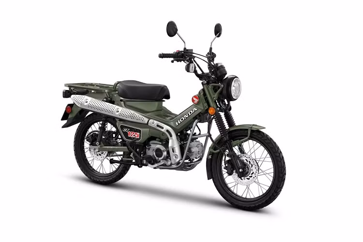 Không chỉ thay đổi nhẹ trong ngoại hình, Honda CT125 2022 còn được nâng cấp động cơ để mang đến hiệu suất vận hành tốt hơn. Theo đó, xe vẫn dùng động cơ xăng SOHC 4 thì, dung tích 125cc, làm mát bằng không khí như trước. Tuy nhiên, đường kính và hành trình piston đã được thay đổi từ 52,4 x 57,9 mm thành 50 x 63,1 mm.