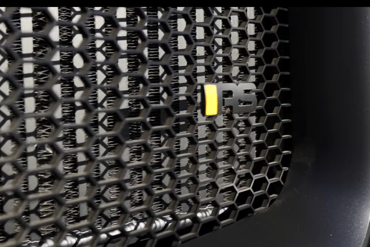 Nền tảng của chiếc xe là một khung gầm thiết kế riêng được chế tạo bởi Roadster Shop để có thể xử lý công suất 1.500 mã lực, đồng thời làm cho chiếc Camaro 1970 trở nên cứng cáp và thú vị hơn nhiều khi lái. Đội ngũ chế tạo cũng đã trang bị cho nó bộ giảm sốc Fox có thể điều chỉnh được ở cả bốn góc bánh.