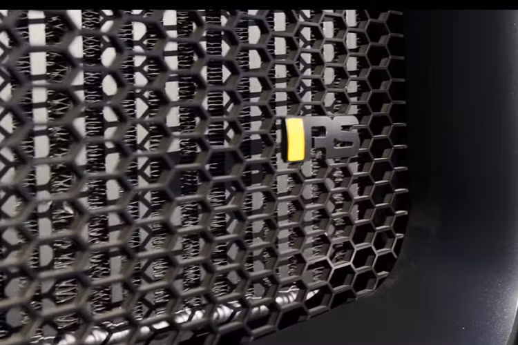 Nền tảng của chiếc xe là một khung gầm thiết kế riêng được chế tạo bởi Roadster Shop để có thể xử lý công suất 1.500 mã lực, đồng thời làm cho chiếc Camaro 1970 trở nên cứng cáp và thú vị hơn nhiều khi lái. Đội ngũ chế tạo cũng đã trang bị cho nó bộ giảm sốc Fox có thể điều chỉnh được ở cả bốn góc bánh.