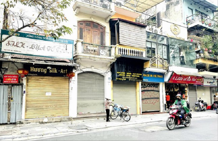 'Nay mo, mai dong': Hang quan kho so