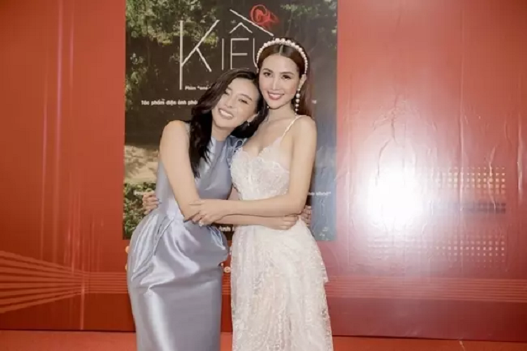 Hai người đẹp miền Tây trong phim 'Kiều @' thay đổi thế nào sau 1 năm? Hai nguoi dep mien Tay trong phim 'Kieu @' thay doi the nao sau 1 nam?