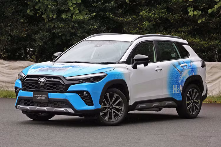 Phiên bản Toyota Corolla Cross bản hydro này có thiết kế không khác gì với các mẫu xe trước, nhưng cung cấp sức mạnh cho xe lại là khối động cơ hoàn toàn khác.