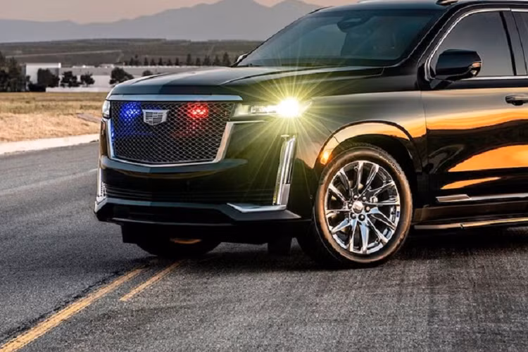 "Gói Full Protection của AddArmor là một cách hoàn hảo để giảm thiểu nhiều mối đe dọa cấp cao trên con đường mở, bao gồm cả những vụ bắt cóc và cướp xe có chủ đích. Escalade mới của chúng tôi được thiết kế để bảo vệ hành khách bên trong với hệ thống bọc giáp chống đạn hiện đại nhất cùng với những tính năng bảo mật khác", CEO của AddArmor by Quality Coachworks và cựu binh Lực lượng Đặc nhiệm Quân đội Mỹ, Pete Blaber, nói.