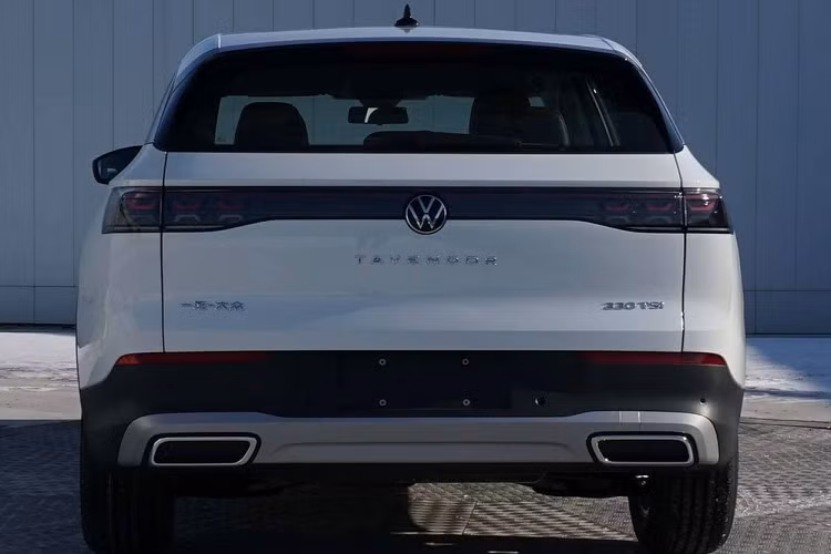 Động cơ đồng hành với hộp số tự động ly hợp kép 7 cấp và hệ dẫn động 4 bánh. Hiện giá xe Volkswagen Tavendor 2023 tại thị trường Trung Quốc vẫn chưa được công bố chính thức.