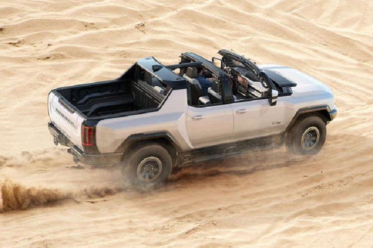 Hầu hết Hummer EV đang được bán trên thị trường đều thuộc bản Edition 1 - vốn đã hết hàng từ lâu. Phiên bản này có giá bán khởi điểm tại Mỹ là 110.295 USD (khoảng 2,53 tỷ đồng).