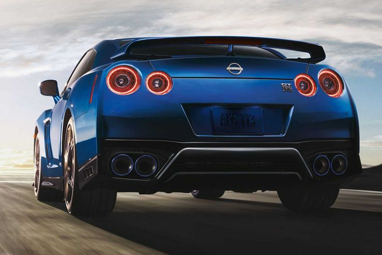 Nissan GT-R chạy điện thế hệ mới khả năng cao sẽ sử dụng nền tảng của thế hệ hiện tại nhưng thân xe được thiết kế lại hoàn toàn và nội thất được đại tu toàn bộ.