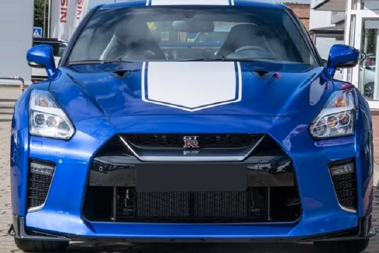 Việc tận dụng nền tảng cũ sẽ giúp Nissan tiết kiệm được nhiều chi phí để sản xuất xe, điều này có ý nghĩa lớn đối với một mẫu xe có số lượng sản xuất không nhiều như GT-R.