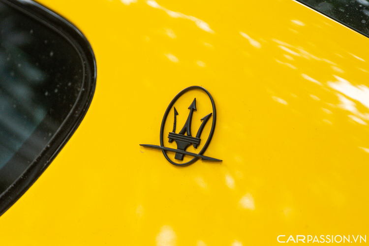 Điều này giúp cho hàng ghế sau trên GranTurismo có nhiều không gian để chân hơn so với các đối thủ cùng phân khúc.