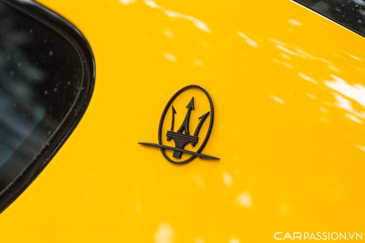 Điều này giúp cho hàng ghế sau trên GranTurismo có nhiều không gian để chân hơn so với các đối thủ cùng phân khúc.