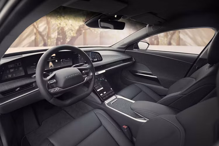 Thông tin chi tiết về sức mạnh và phạm vi hoạt động vẫn chưa có, nhưng đây sẽ là chiếc Lucid Air duy nhất có cấu hình như vậy. Bộ hỗ trợ người lái DreamDrive vẫn được trang bị tiêu chuẩn, DreamDrive Pro là tùy chọn.