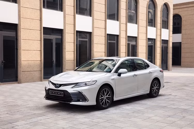 Ro tin don Toyota Camry the he moi se ra mat vao nam 2023