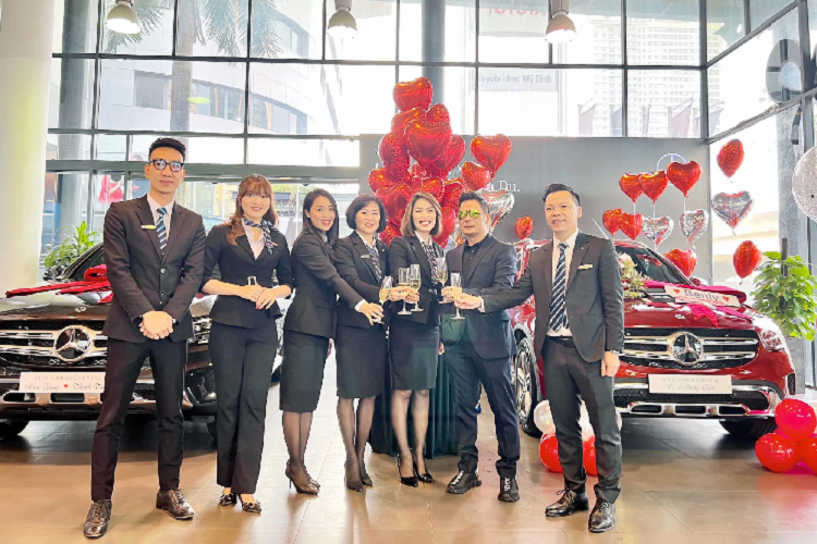 Mercedes-Benz GLC 200 hạng sang có thể xem là mẫu xe nổi bật nhất được Bằng Kiều tậu trong hơn 1 thập kỷ qua, hiện chưa rõ nam ca sĩ này đã bỏ ra bao nhiêu tiền để sở hữu xe Mercedes-Benz GLC 200.