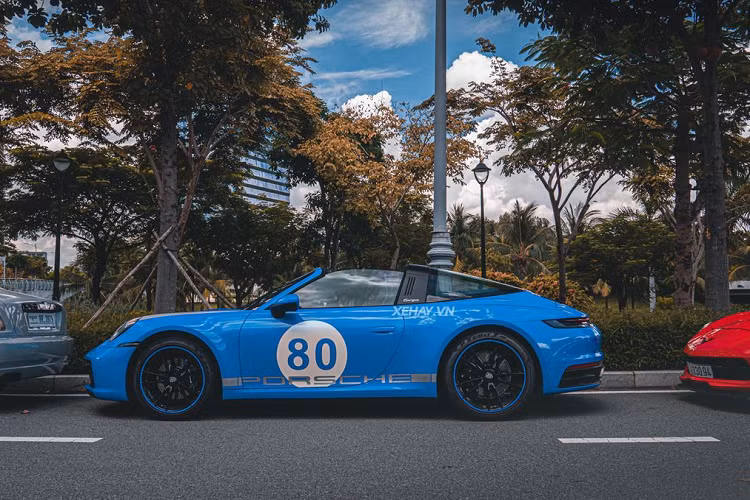 "Trái tim" của McLaren 650S Spider là khối động cơ tăng áp kép V8 3.8L sản sinh công suất tối đa 641 mã lực và mô-men xoắn cực đại 678Nm, đi kèm với hộp số ly hợp kép 7 cấp. Từ đó, 650S Spider có thể tăng tốc từ 0 – 100 km/h chỉ trong 3 giây, trước khi đạt vận tốc tối đa 333 km/h.