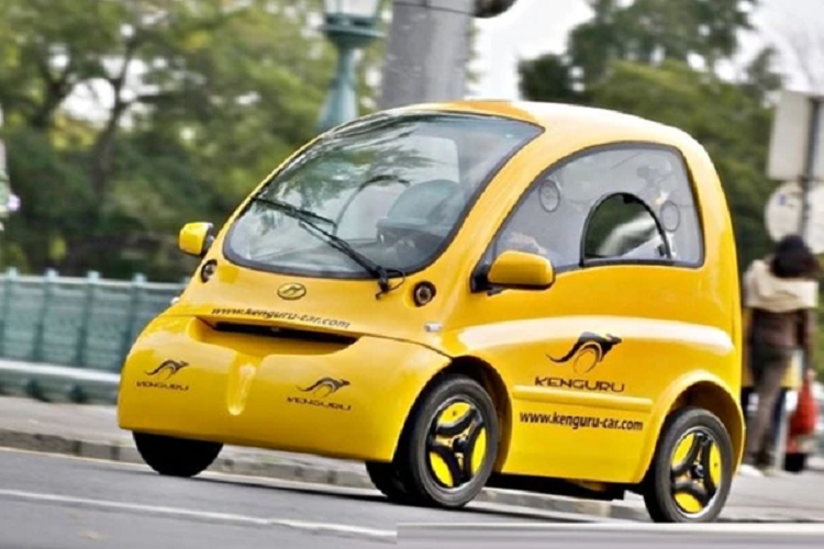 Zoern đã hợp tác với Istvan Kissaroslaki (người sáng tạo ban đầu của chiếc xe) để chuyển công ty đến Austin, Texas và đã tích cực thu hút các nhà đầu tư. Đến năm 2014, Kengurus đã được sản xuất hoàn toàn tại Mỹ.