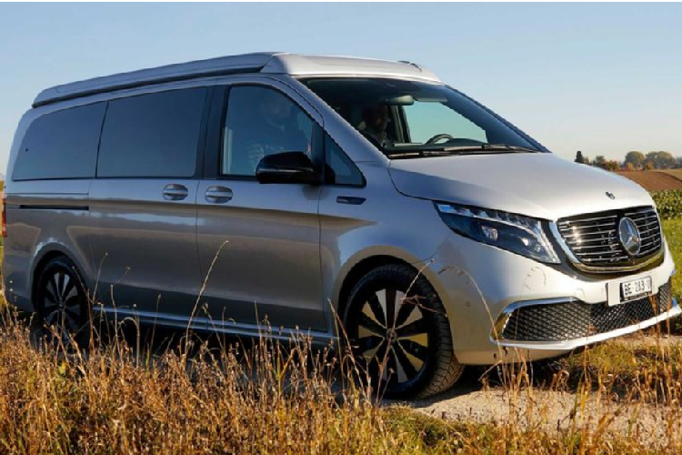 Mercedes EQV sở hữu hệ thống định vị thông minh, có tính năng quản lý phạm vi hoạt động để chủ sở hữu không cảm thấy lo lắng về việc hết pin.