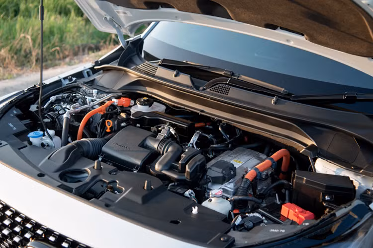 Khả năng cao, HR-V 2022 sẽ tiếp tục được nhập khẩu trực tiếp từ Thái Lan. Hiện chưa rõ Honda HR-V 2022 tại Việt Nam sẽ mang cấu hình động cơ hybrid như ở Thái Lan hay không, tuy nhiên điều này rất khó xảy ra. Có thể HR-V 2022 tại thị trường Việt sẽ mang cấu hình động cơ tương tự như thị trường Indonesia, bao gồm 2 phiên bản động cơ 1.5L N/A (119 mã lực) và 1.5L turbo (175 mã lực), sử dụng kết hợp với hộp số CVT