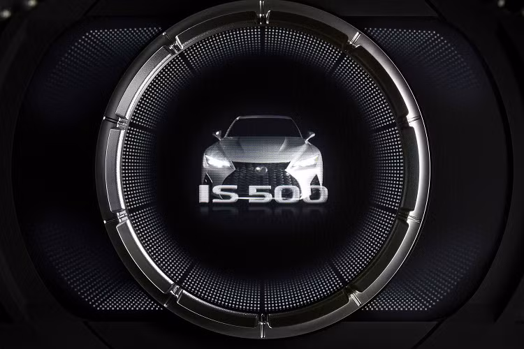 Với mức giá này, người dùng có thể lựa chọn phiên bản IS 500 tương đương với phiên bản được cung cấp ở thị trường nước ngoài.