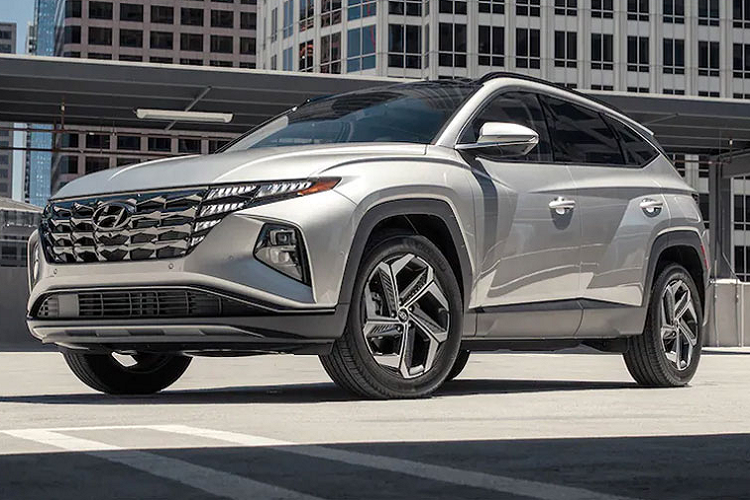 Những trang bị đáng chú ý còn lại của Hyundai Tucson L 2023 ở thị trường Trung Quốc là cảm biến đỗ xe trước/sau, camera 360 độ và tính năng tự động đưa xe vào giữa làn đường