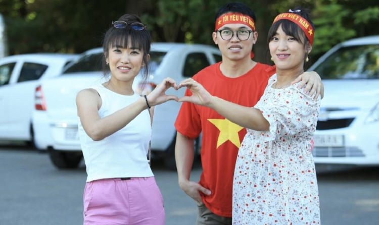 CDV den Uzbekistan ung ho U23 Viet Nam, sao no che vi mot loi co vu?-Hinh-3