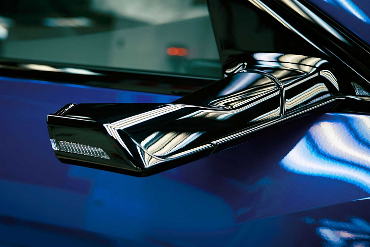 Audi Q8 e-tron và Q8 e-tron Sportback mang lại hiệu suất cao hơn, tính khí động học được cải thiện cũng như hiệu suất sạc và dung lượng pin cao hơn, từ đây giúp phạm vi WLTP tăng lên tới 582 km ở SUV và lên đến 600 km ở phiên bản Sportback khi được trang bị gói pin 115 kWh lớn hơn (gói 92 kWh là tiêu chuẩn).