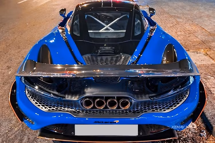 Chiếc 765LT trong bài được trang bị bộ mâm đa chấu hợp kim siêu nhẹ kích thước 19 inch bánh trước và 20 inch bánh sau, đi kèm lốp Pirelli P Zero Trofeo R và cùm phanh sơn màu cam McLaren Orange.