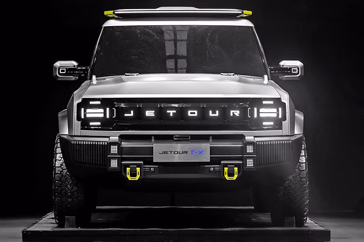 Nếu được phát triển thành phiên bản sản xuất thì X-T sẽ nằm trong dòng sản phẩm T-Series của Jetour, với mức giá xe Jetour T-X 2022 dao động trong khoảng 150.000 - 300.000 Nhân dân tệ (tương đương 537 triệu - 1,07 tỷ đồng).