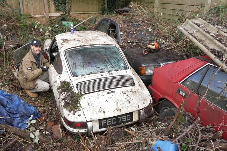 Nó là một chiếc Porsche 912 đời đầu tiên quý hiếm và quan trọng, một phiên bản nhập môn giá mềm của 911 mà Porsche sản xuất từ năm 1965 – 1969. Nhưng liệu nó có còn là một chiếc xe nguyên bản với hệ dẫn động khớp số hiệu sản xuất? Đáng tiếc, câu trả lời là không.