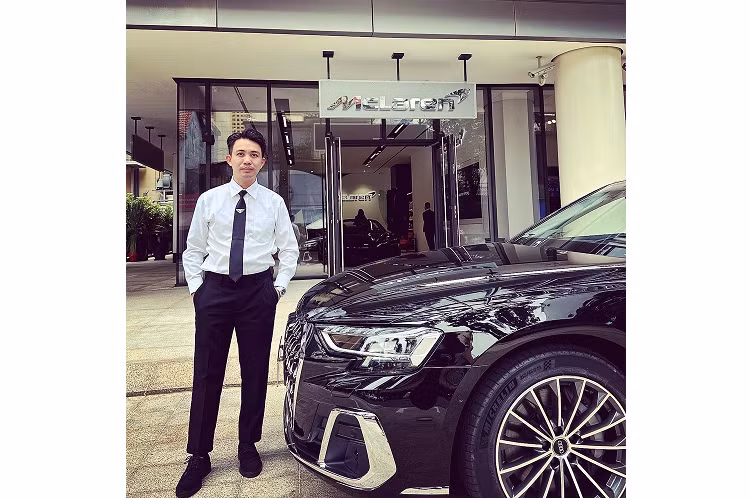 Chiếc Mercedes-Benz S450 Luxury của Minh "Nhựa" sẽ không có hệ thống đánh lái bánh sau nhưng bù lại xe có hệ dẫn động 4 bánh 4Matic. Xe được trang bị khối động cơ máy xăng, dung tích 3.0 lít, có tích hợp công nghệ EQ Boost sản sinh ra công suất tối đa 367 mã lực cùng mô-men xoắn cực đại đạt 500 Nm. 