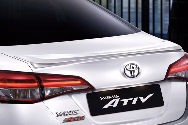 Gói này trên Toyota Vios tại Malaysia bao gồm những tính năng như ngăn va chạm sớm (phanh khẩn cấp tự động), cảnh báo chệch làn đường, phát hiện điểm mù và cảnh báo phương tiện cắt ngang khi lùi.