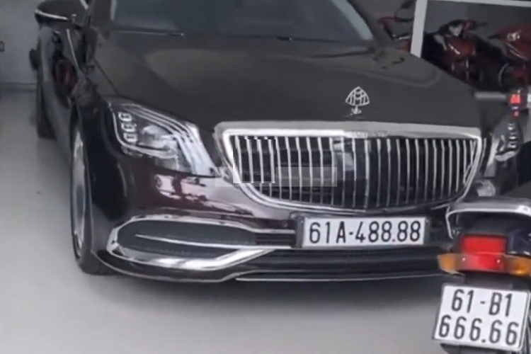 Mercedes-Maybach S450 4Matic sử dụng động cơ xăng V6, tăng áp kép, dung tích 3.0 lít, sản sinh công suất tối đa 367 mã lực và mô-men xoắn cực đại 500 Nm. Sức mạnh được truyền tới cả 4 bánh thông qua hộp số tự động 9 cấp, nhờ đó, Mercedes-Maybach S450 4Matic chỉ mất khoảng thời gian 5,9 giây để tăng tốc từ vị trí đứng yên lên 100 km/h trước khi đạt vận tốc tối đa 250 km/h.