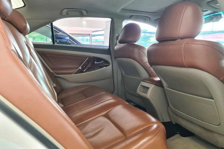 Theo chia sẻ của người bán thì chiếc Toyota Camry LE 2009 biển tứ quý 6 này, thì nó đã chạy được khoảng 60.000 km.