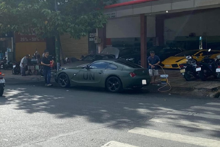 Sức mạnh xe thể thao BMW Z4 E86 của ông Đặng Lê Nguyên Vũ đến từ khối động cơ 6 xi-lanh dung tích 3.0 lít sẽ sản sinh ra công suất tối đa 265 mã lực tại vòng tua máy 6.600 vòng/phút và mô-men xoắn cực đại 315 Nm tại vòng tua máy 3.500 vòng/phút.