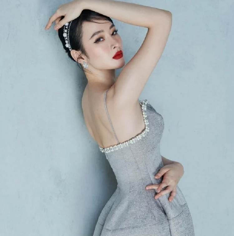 Angela Phương Trinh và những lần “đắp cả gia tài” tiền tỷ đi thảm đỏ Angela Phuong Trinh va nhung lan “dap ca gia tai” tien ty di tham do